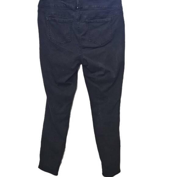 Torrid Black Skinny Jeans - Picture 2 of 3